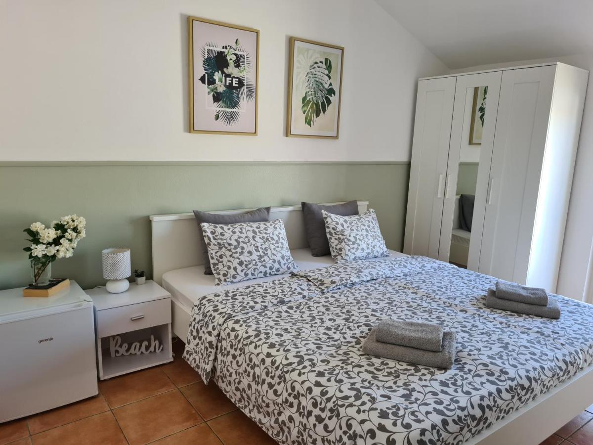 Apartment & Rooms Roza Peroj Pokoj fotografie