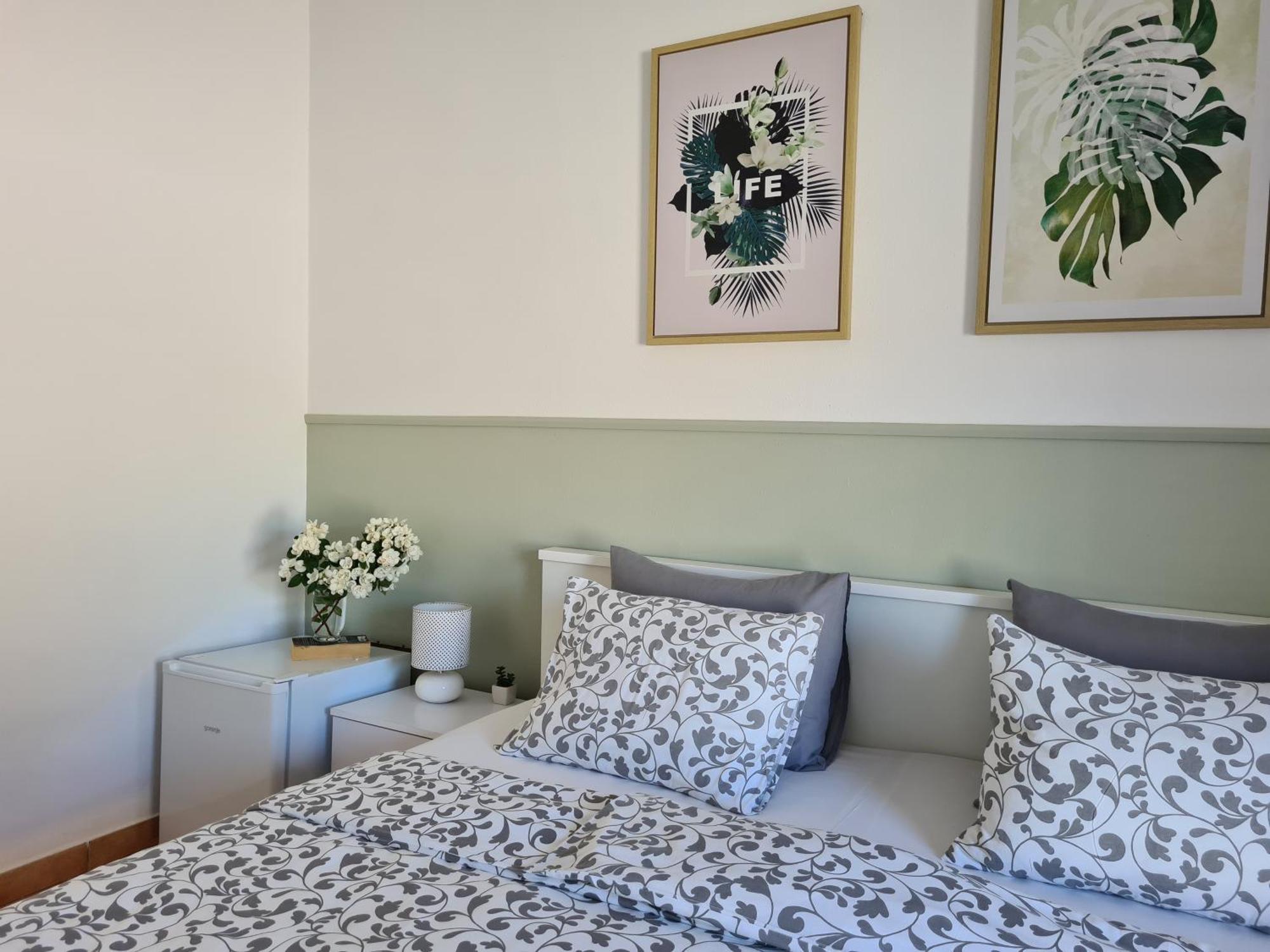 Apartment & Rooms Roza Peroj Pokoj fotografie