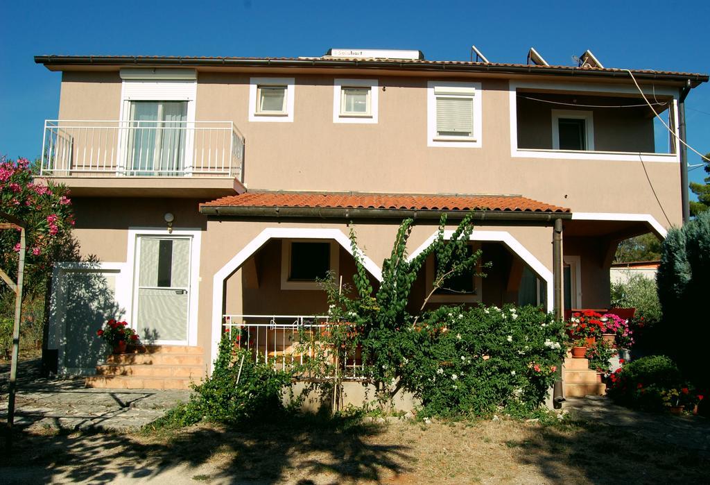 Apartment & Rooms Roza Peroj Exteriér fotografie